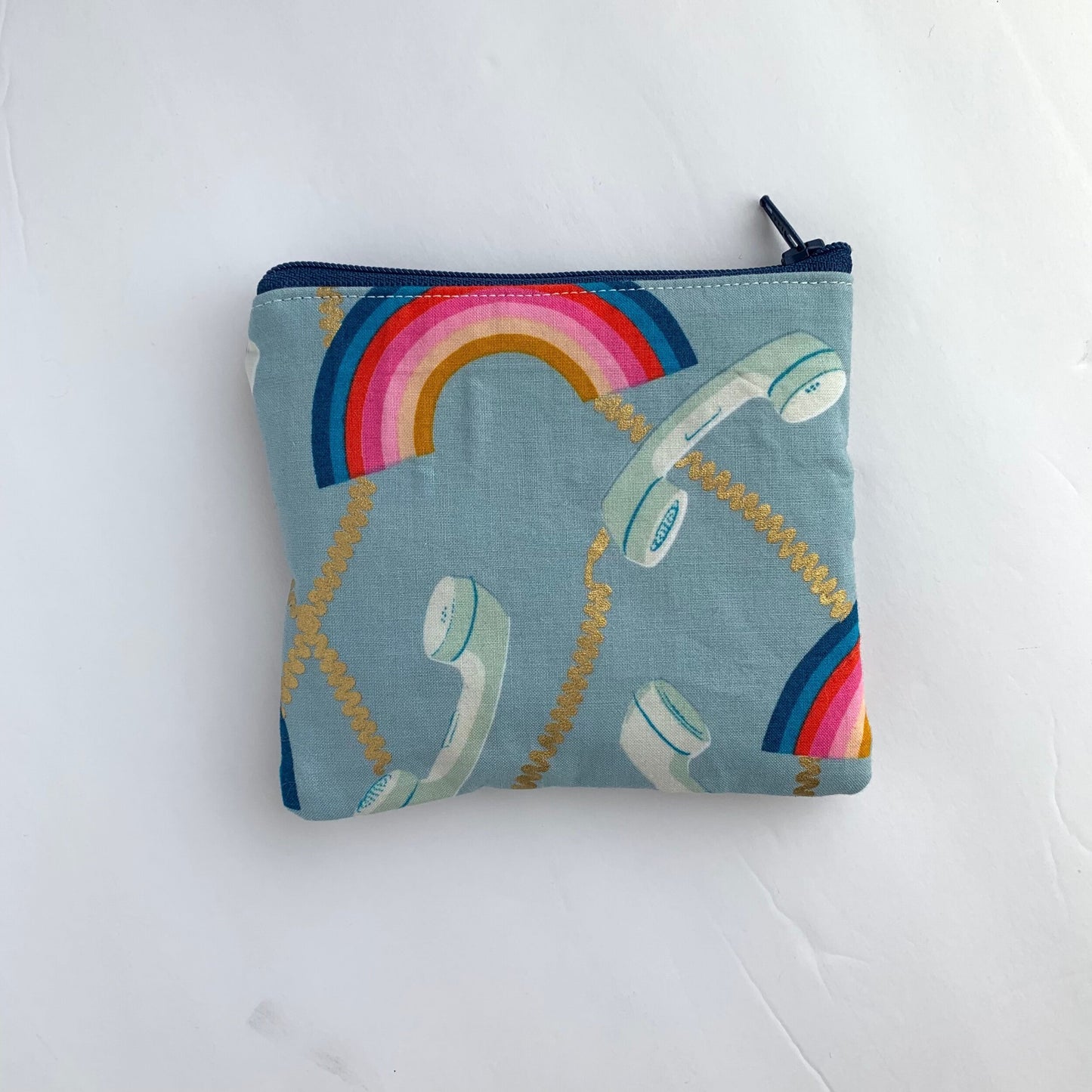 Mini upcycled pouch / 1 sided yarn filled